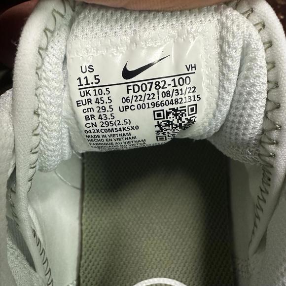 Nike Air Max SYSTM Men's Casual Shoes White/Olive Oil Green FD0782-100 Size 11.5 - Picture 6 of 6